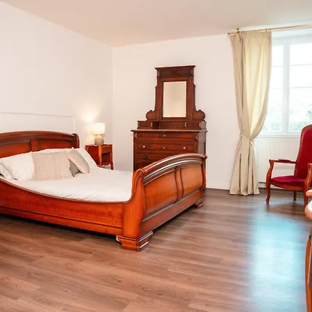 Casa de Férias 'le Roc' Pour 10, Jardin Et Piscine *