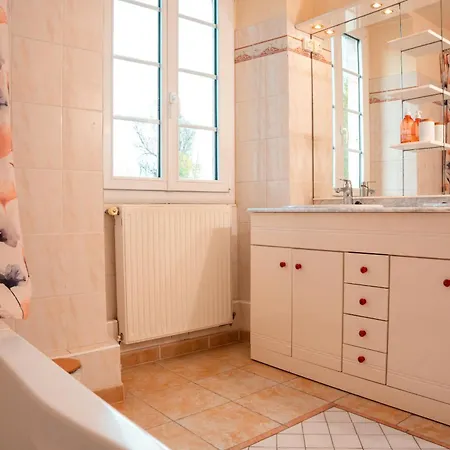 Maison Familiale De Charme Avec Piscine - 10 Pers *