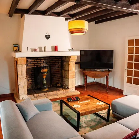 Holiday home 'le Roc' Pour 11, Jardin Et Piscine Thonac