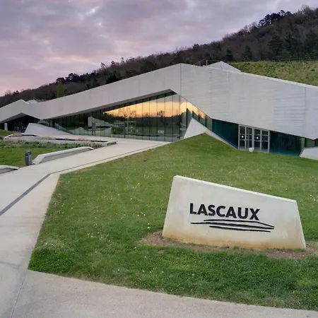 Maison Familiale De Charme Avec Piscine - 10 Pers